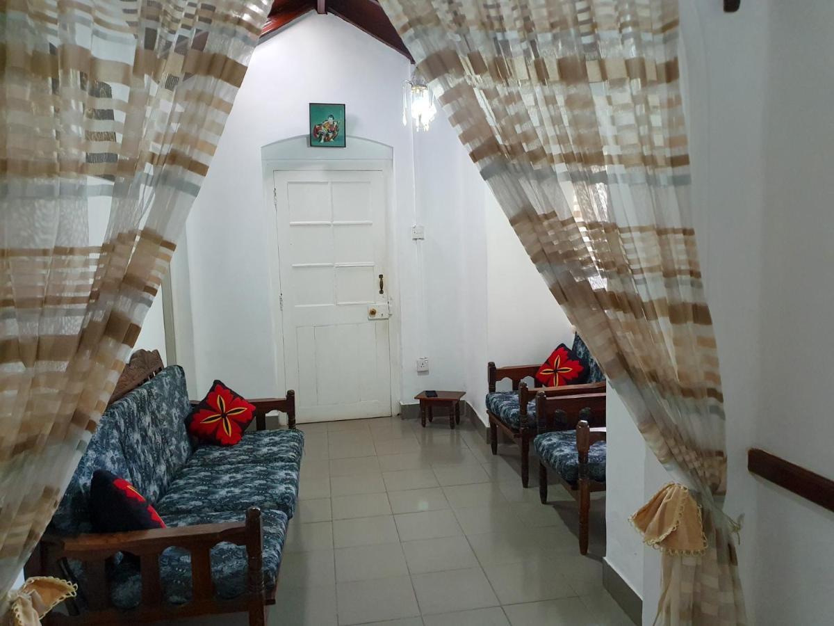 מלון נוארה אליה Ruchi House מראה חיצוני תמונה